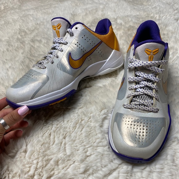 kobe 5 lakers home